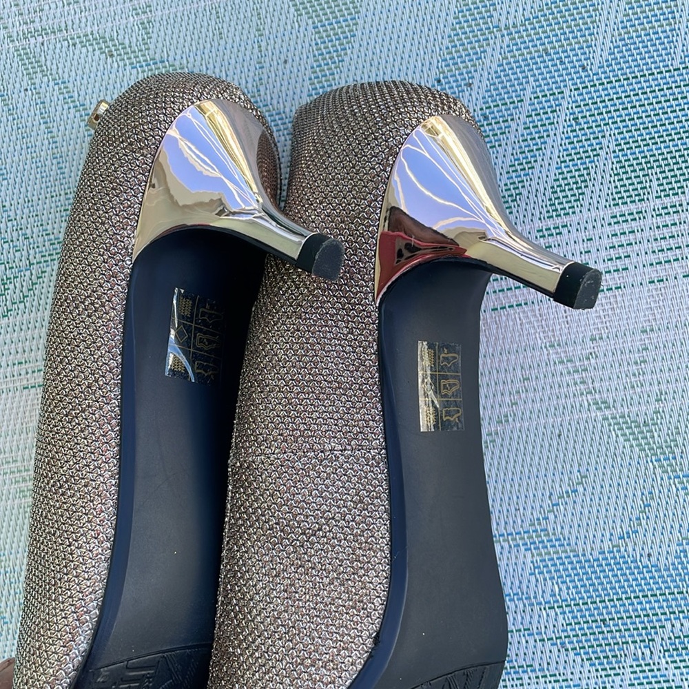 J.Renee Metallic Taupe Pointed Kitten Heel Pumps - Picture 6 of 11